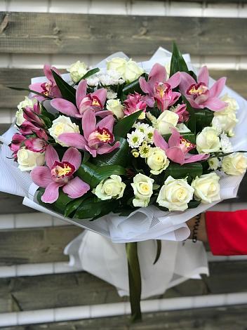 Букет цветов из: Розы и Хризантемы в Мирный Самарская область