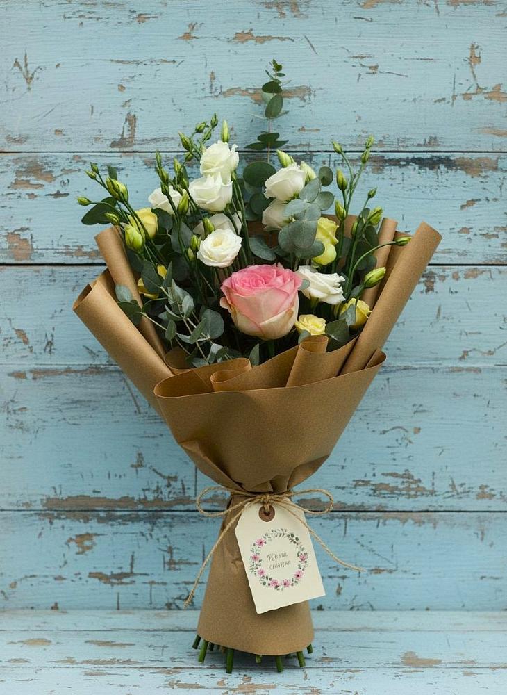 Букет цветов из: Розы и Лизиантусы в Мирный Самарская область