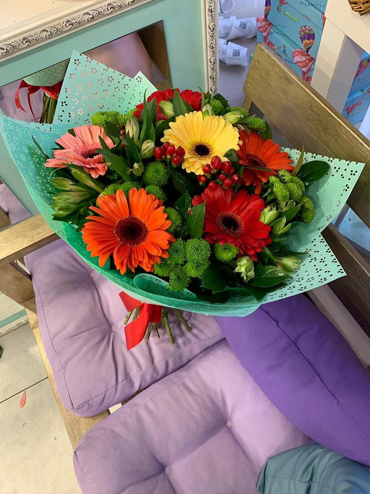 Букет цветов из: Герберы, Хризантемы и Альстромерии в Мирный Самарская область