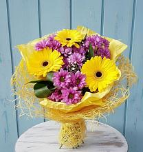 Букет цветов из:  Хризантемы и Герберы в Мирный Самарская область