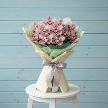 Букет цветов из:  Орхидеи и Розы в Мирный Самарская область