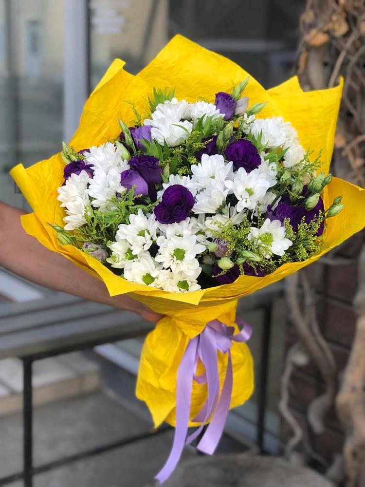 Букет цветов из: Ирисы, Хризантемы и Ромашки в Мирный Самарская область