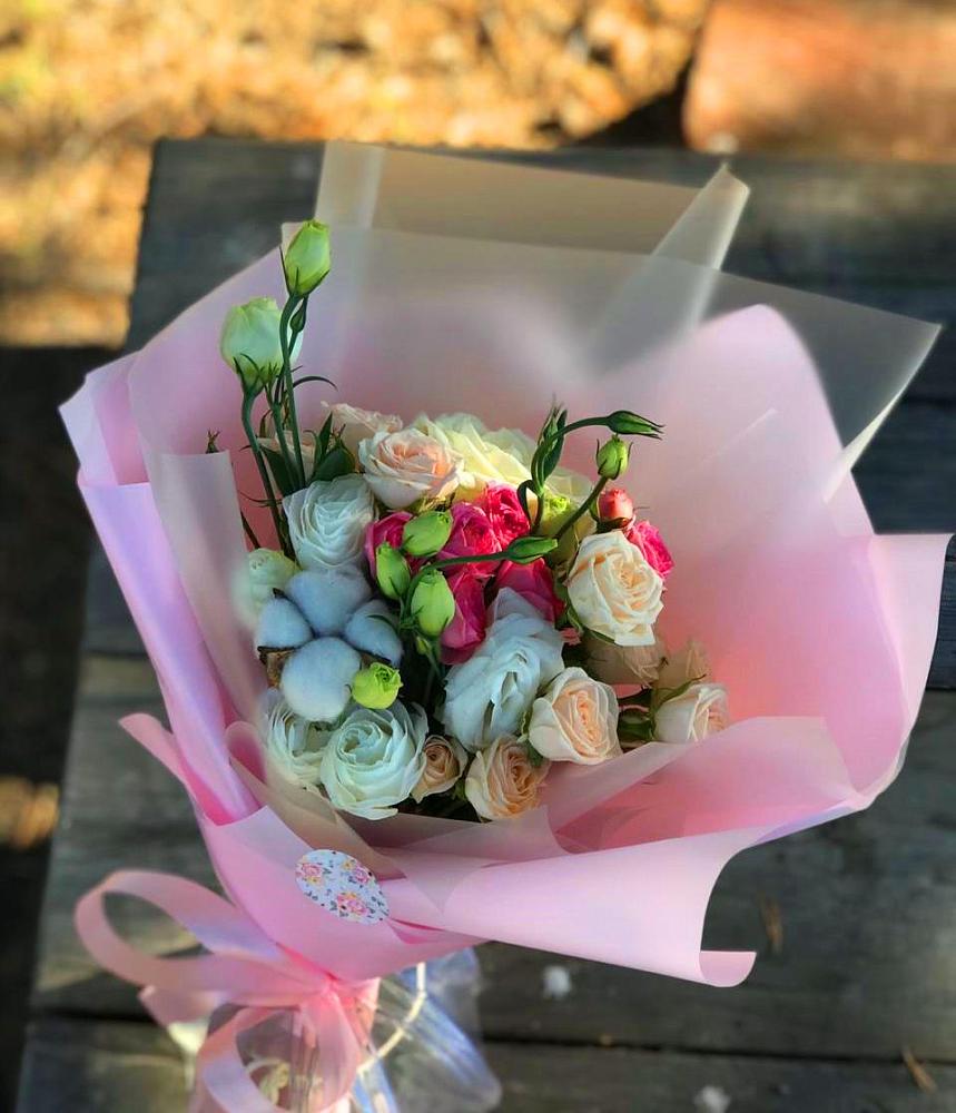 Букет цветов из: Розы и Лизиантусы в Мирный Самарская область