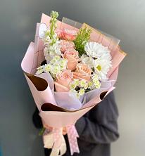 Букет цветов из:  Хризантемы и Розы в Мирный Самарская область