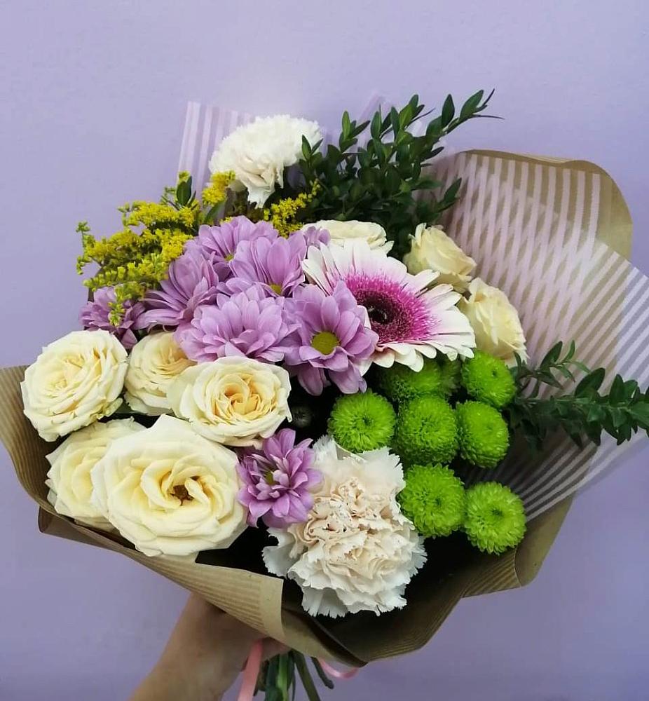 Букет цветов из: Хризантемы, Розы, Гвоздики и Герберы в Мирный Самарская область