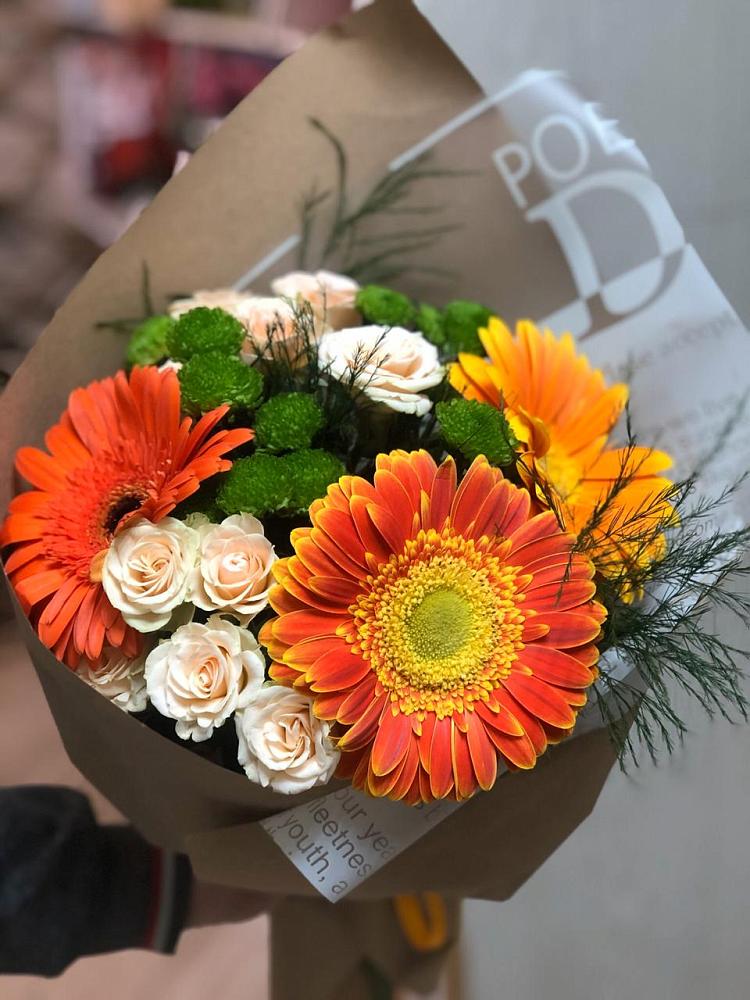Букет цветов из: Герберы, Хризантемы и Розы в Мирный Самарская область