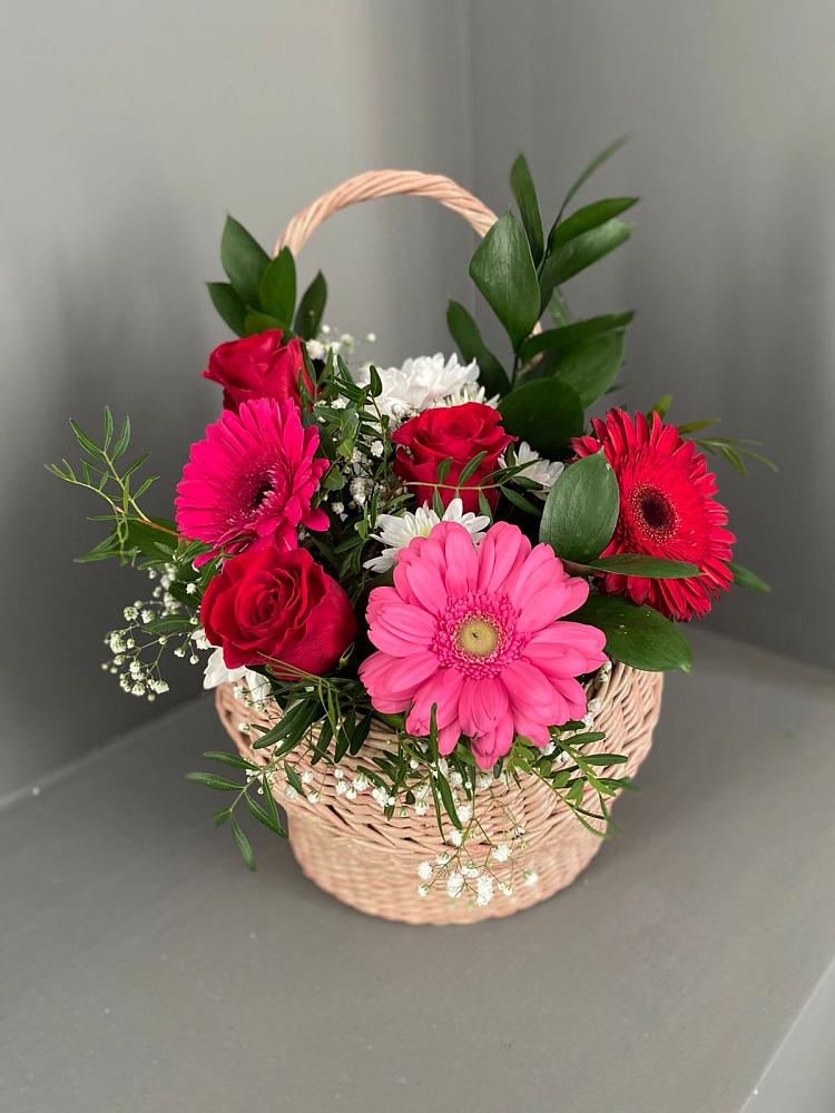 Цветочная композиция из Розы, Хризантемы и Герберы в корзине в Мирный Самарская область
