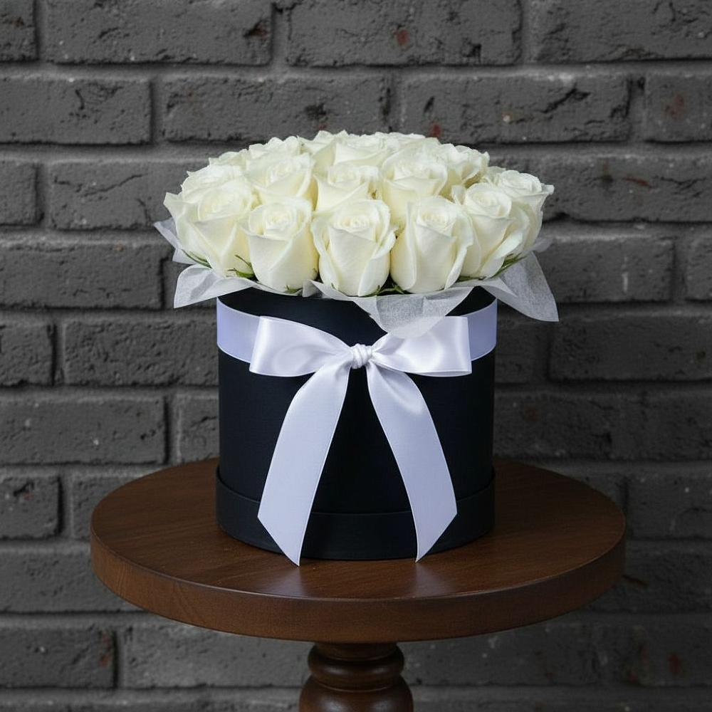 Цветочная композиция из Розы в шляпной коробке в Мирный Самарская область