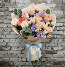 Букет цветов из:  Розы, Лизиантусы и Гвоздики в Мирный Самарская область