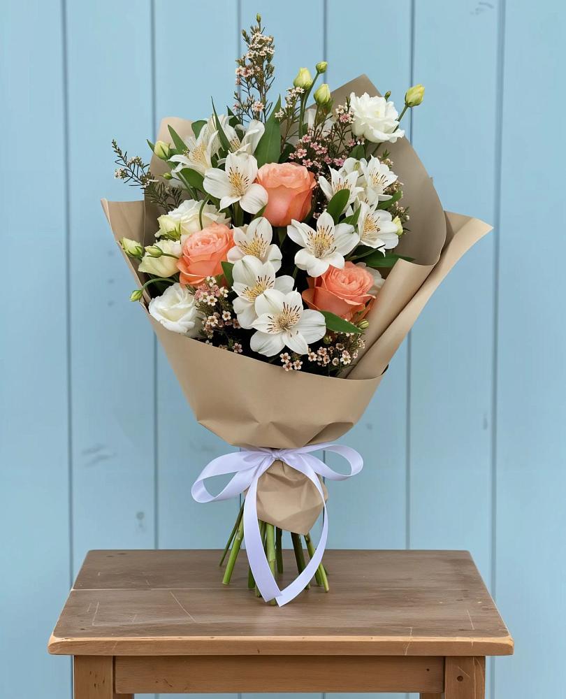 Букет цветов из: Альстромерии, Лизиантусы, Розы и Хризантемы в Мирный Самарская область
