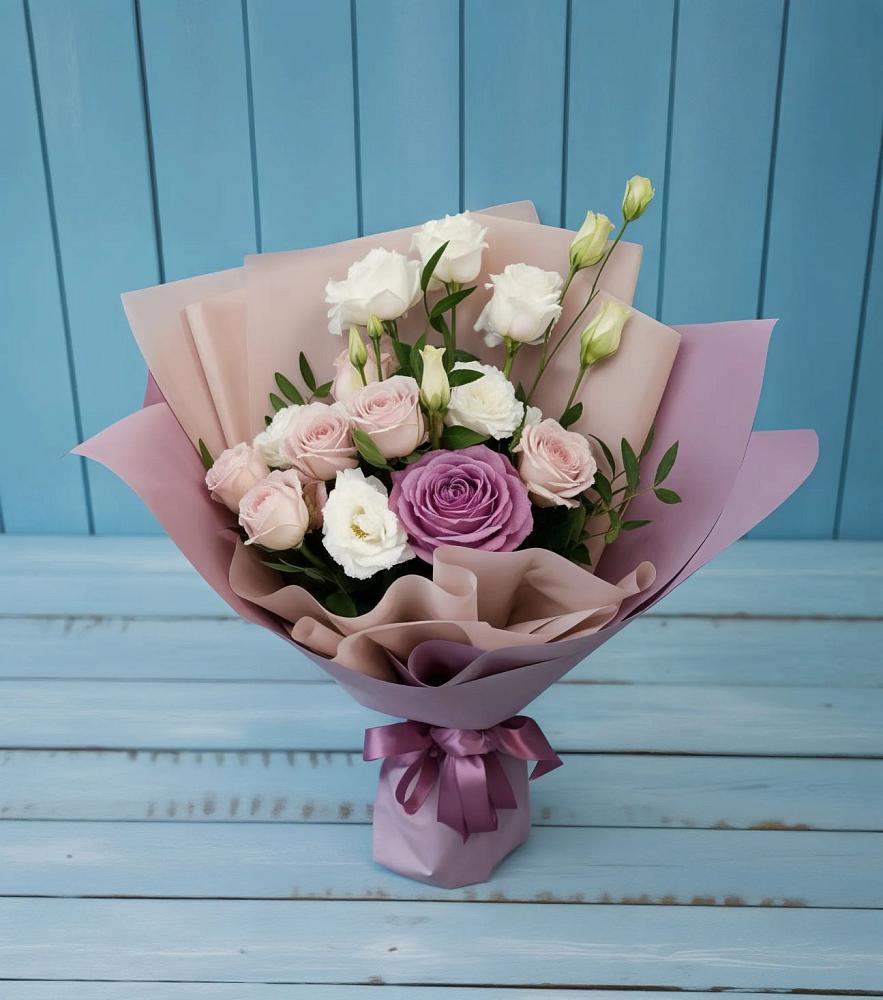 Букет цветов из: Розы и Лизиантусы в Мирный Самарская область